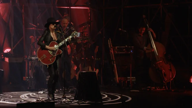图片[6]-梅乐蒂·佳朵 2016巴黎奥林匹亚音乐厅演唱会 Melody Gardot.Live At The Olympia Paris.2016《BDMV 30.9G》-蓝光演唱会资源网