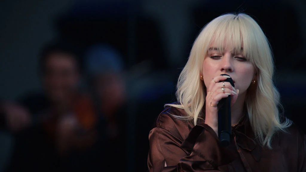比莉·艾利什 Billie Eilish – Happier Than Ever (A Love Letter to Los Angeles) 2021《WEB-DL MKV 14.1G》-蓝光演唱会资源网