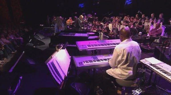 图片[6]-昆西·琼斯75岁庆生群星演唱会 Quincy Jones: 75th Birthday Celebration – Live at Montreux 2008《BDMV 41.60GB》-蓝光演唱会资源网