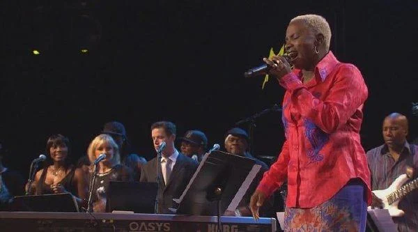 图片[7]-昆西·琼斯75岁庆生群星演唱会 Quincy Jones: 75th Birthday Celebration – Live at Montreux 2008《BDMV 41.60GB》-蓝光演唱会资源网