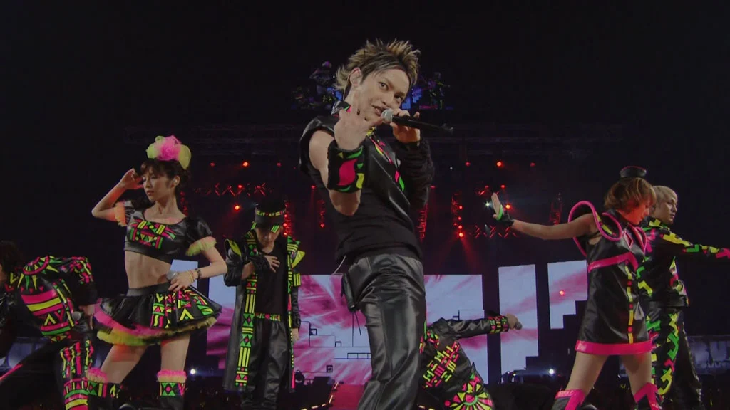 AAA演唱会 AAA BUZZ COMMUNICATION TOUR 2011 DELUXE EDITION 2011《BDISO 22.1G》-蓝光演唱会资源网