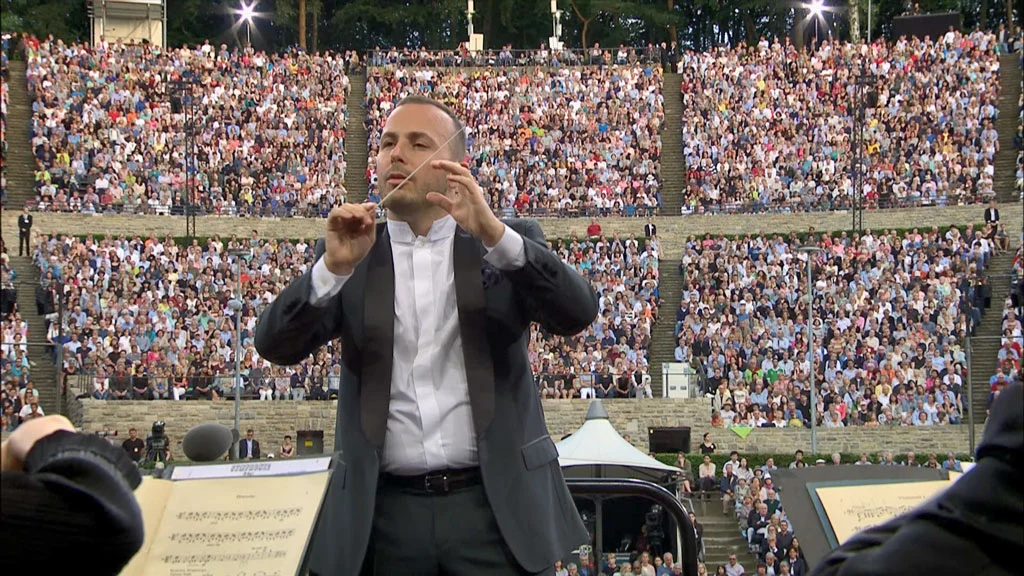 图片[3]-Waldbuehne 2016 – A Czech Night (Yannick Nezet-Seguin, Lisa Batiashvili) 2016 [BDMV 21.2GB]-蓝光演唱会资源网