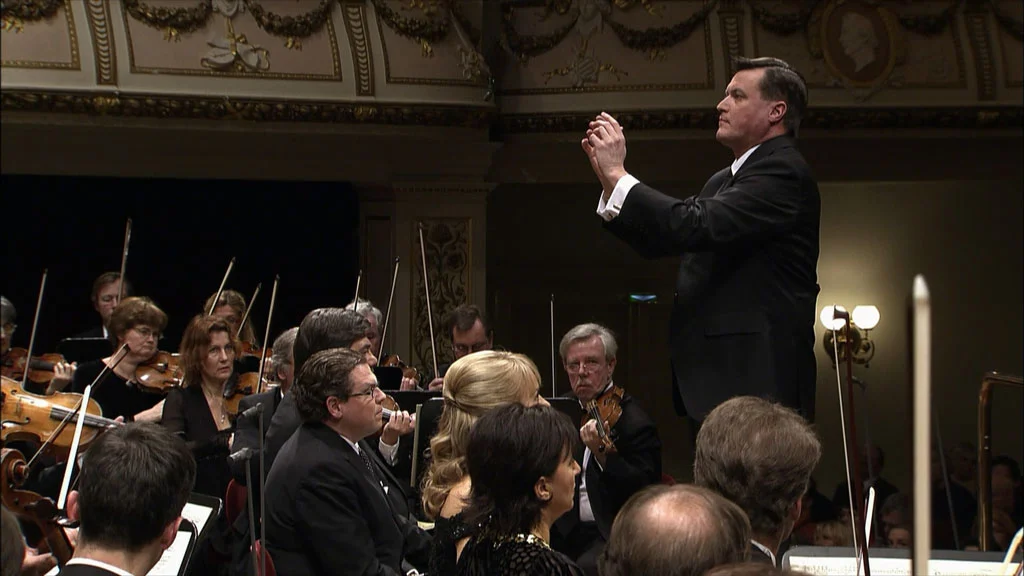 贝多芬 D大调庄严弥撒 Beethoven Missa Solemnis in D Major 2010《ISO 18.2G》-蓝光演唱会资源网