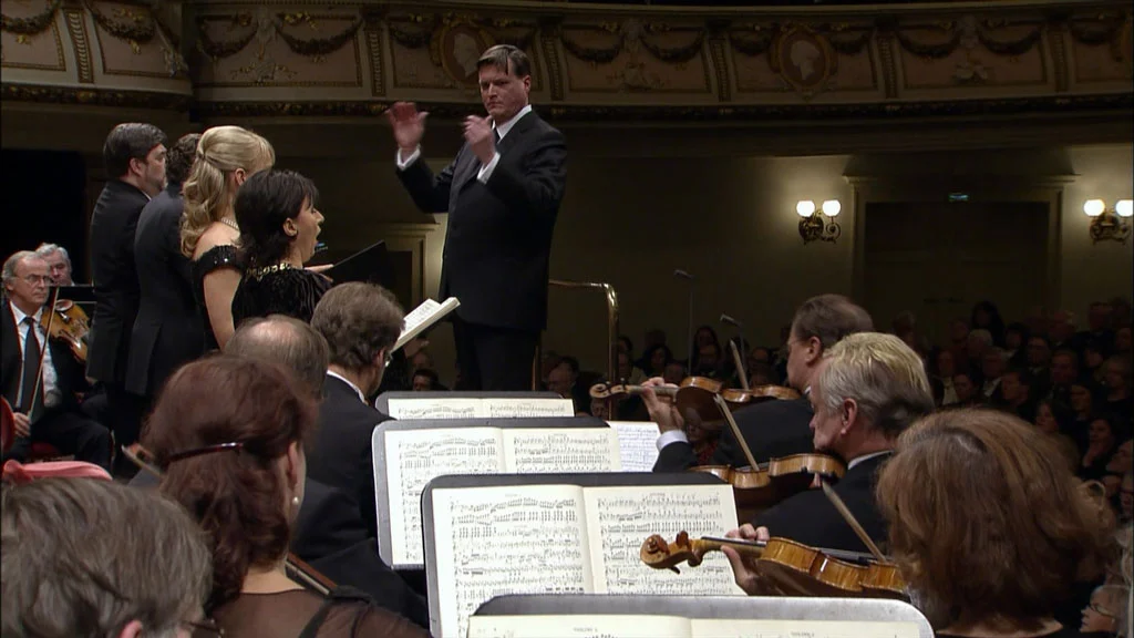 图片[2]-贝多芬 D大调庄严弥撒 Beethoven Missa Solemnis in D Major 2010《ISO 18.2G》-蓝光演唱会资源网