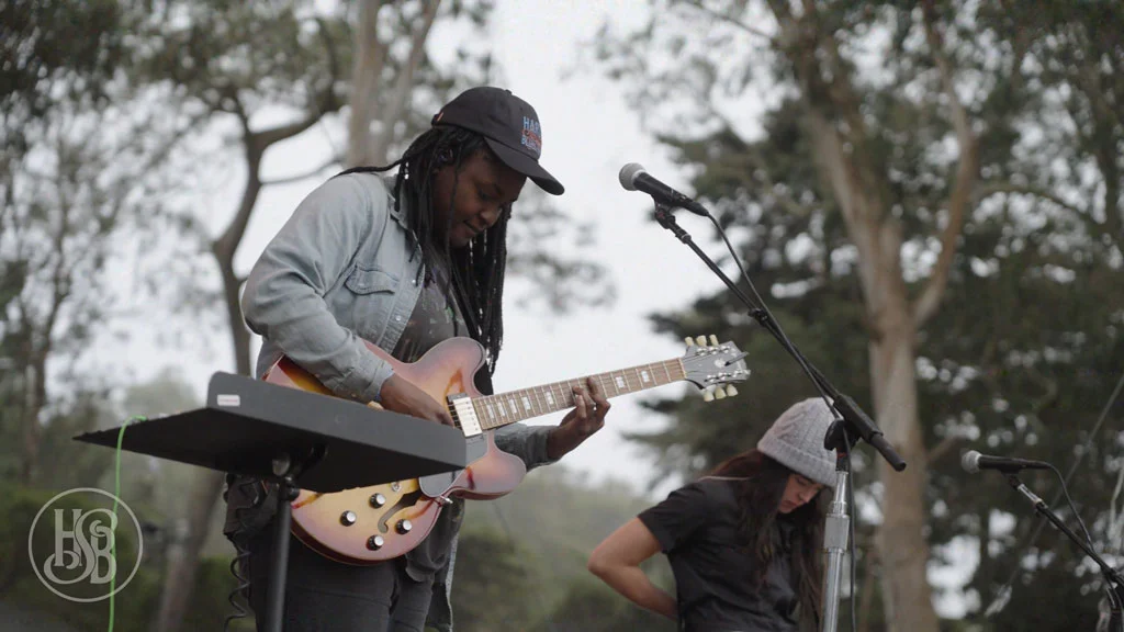 图片[3]-乔伊·奥拉多昆 Joy Oladokun – Hardly Strictly Bluegrass Festival 2022 UHD 2160p [WEB-DL MKV 6.1GB]-蓝光演唱会资源网