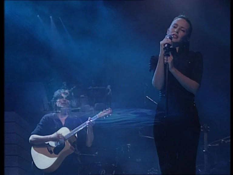 图片[3]-凯莉·米洛 Kylie Minogue – Intimate And Live 1998 [DVD ISO 7.12GB]-蓝光演唱会资源网