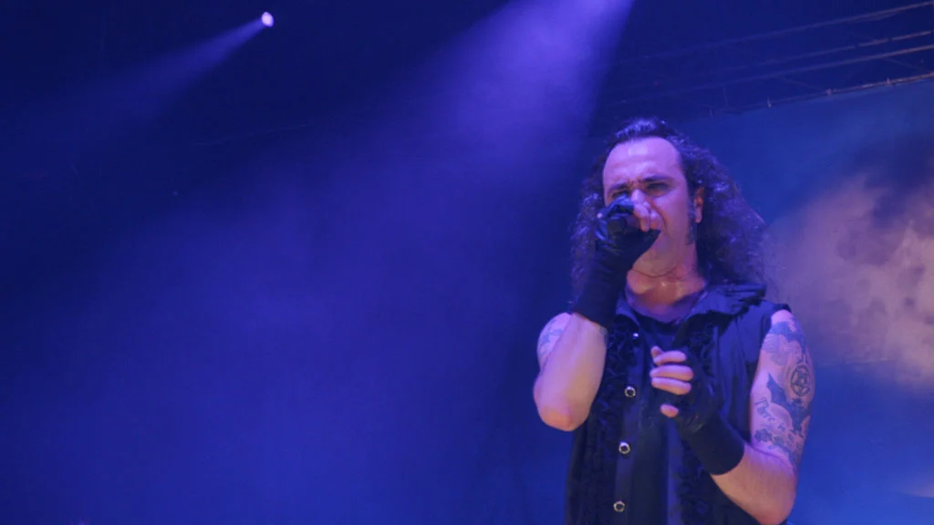 图片[3]-寒月魔咒 葡萄牙哥特金属 Moonspell – From Down Below Live 80 Meters Deep 2022《BDISO 35.8GB》-蓝光演唱会资源网