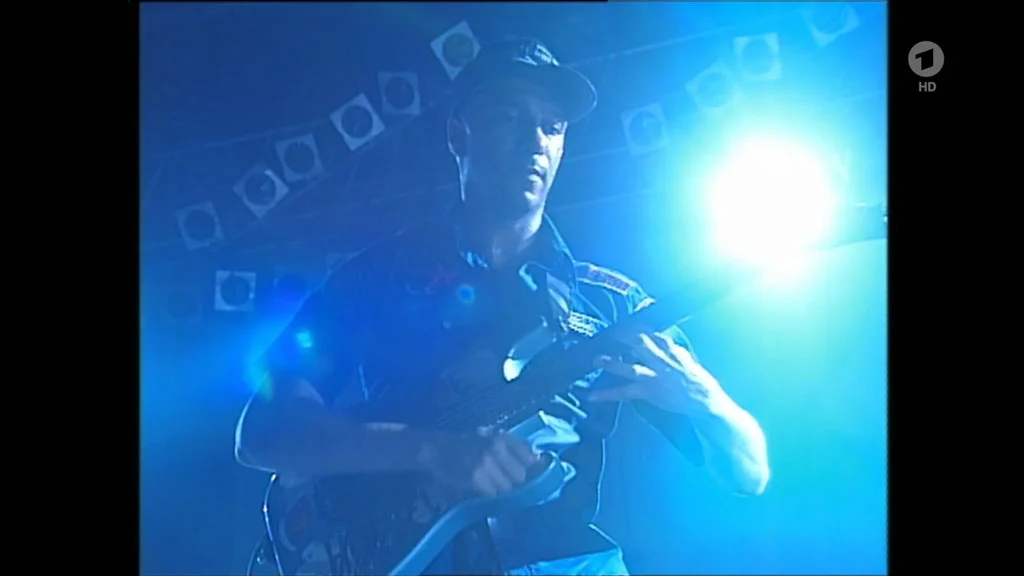 图片[5]-Rage Against The Machine – 2000-02-04 – Philipshalle, Düsseldorf, Germany – Blu-ray《BDMV 11.9G》-蓝光演唱会资源网