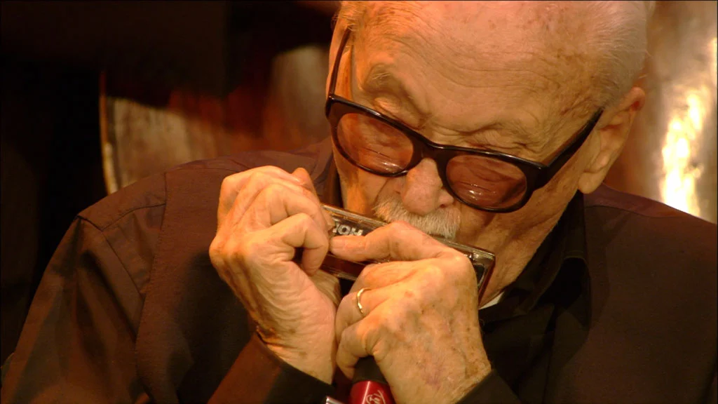 图片[4]-托兹·席尔曼斯 Toots Thielemans – Live at le Chapiteau Opera de Liege, May 17, 2012《BDMV 15.9GB》-蓝光演唱会资源网