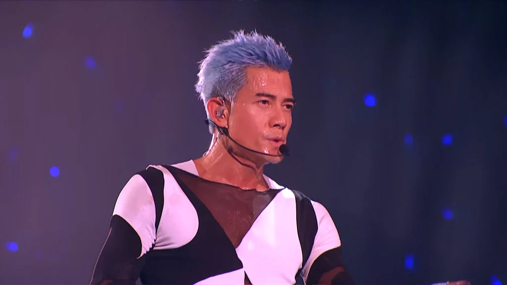 吴青峰 – 上下册 Live@云门剧场 2021 BD+DVD [BDISO 33.1GB]-蓝光演唱会资源网