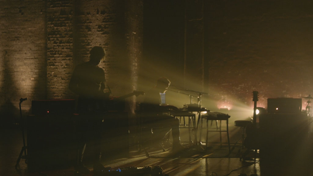 图片[4]-魔怪 摇滚乐队 Mogwai – As The Love Continues Live At Tramway Glasgow 2021 [BDISO 22.7GB]-蓝光演唱会资源网
