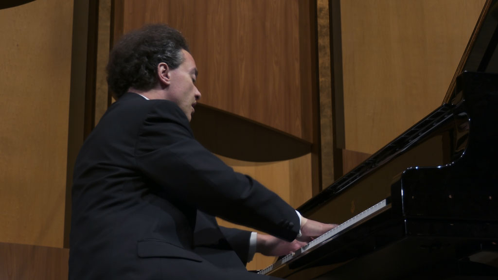 图片[4]-叶甫格尼基辛钢琴独奏音乐会 Evgeny Kissin – The Salzburg Recital 2023 [BDMV 22.5GB]-蓝光演唱会资源网